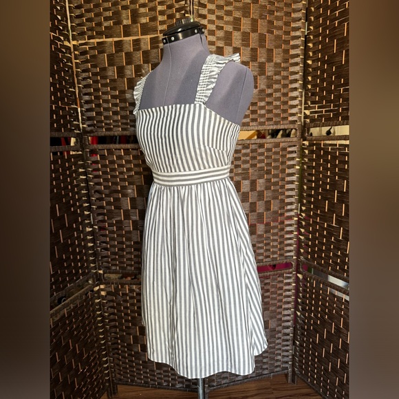 Madewell flutter strap grey white stripe sun dress cotton viscose 4 Small flounc - Picture 3 of 15